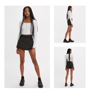 Levi’s skort in black - size 26